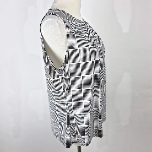 Calvin Klein Top Womens PXL Black White Geometric Sleeveless Keyhole Blouse NWT - Picture 3 of 10